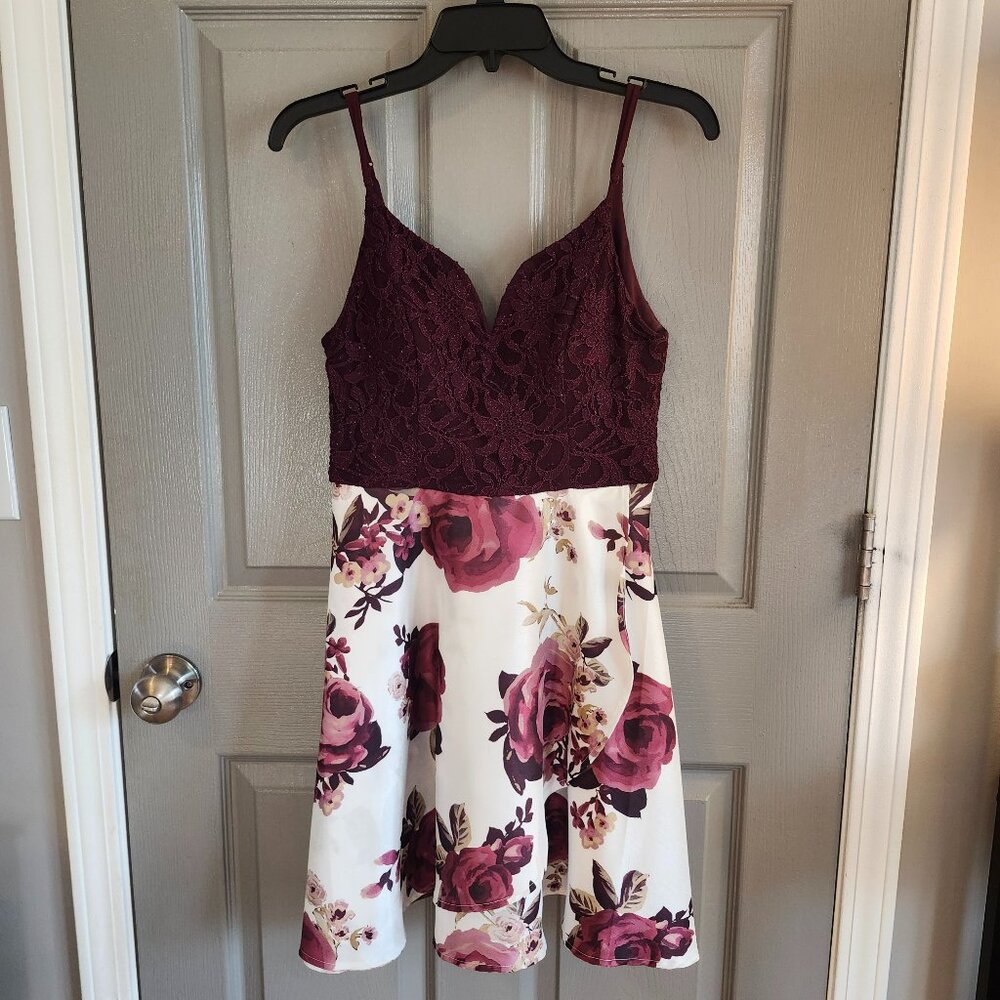 City Vibe Women's Dress / Glitter Burgundy Top with Flowy Floral Bottom / Size 9